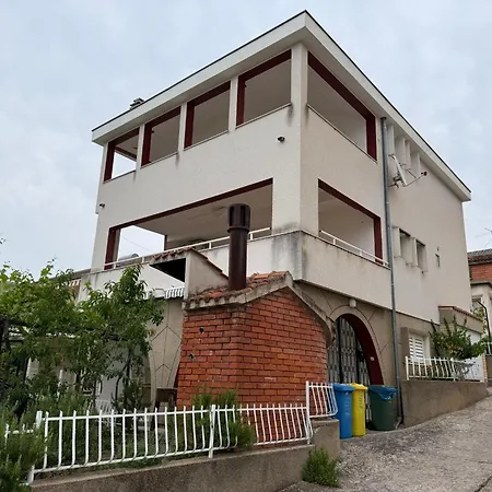 By The Sea Grebastica - - 24533 *