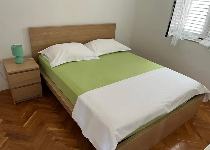 By The Sea Grebastica - - 24533