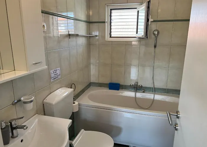 By The Sea Grebastica - - 24533