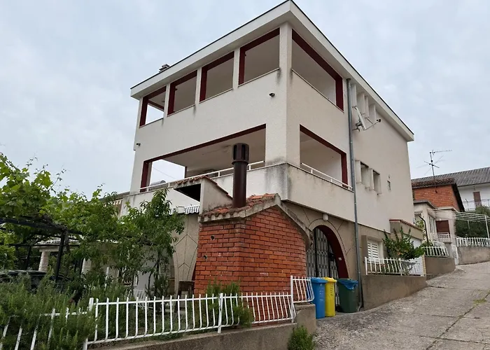 By The Sea Grebastica - - 24533 *